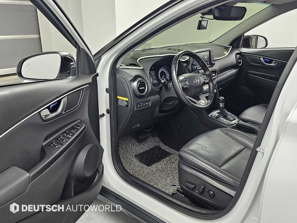 HYUNDAI Kona - Vista 11