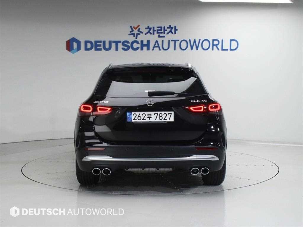 Mercedes Benz GLA Class - Vista 4