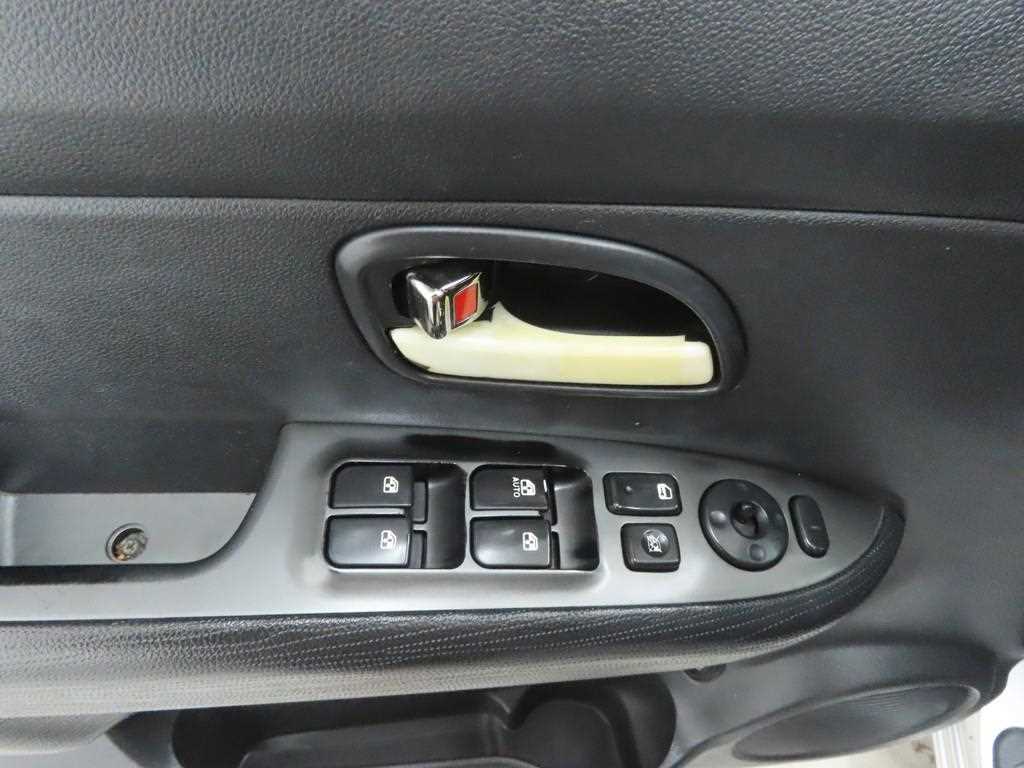 KIA Carens - Vista 9