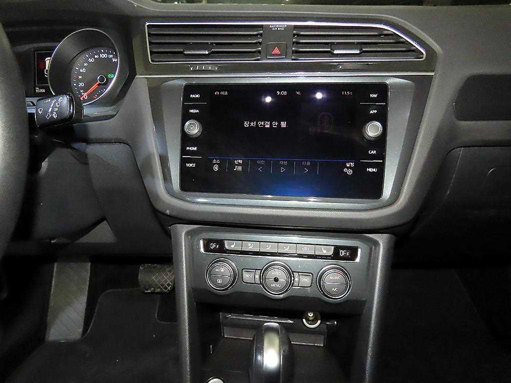 Volkswagen Tiguan - Vista 11