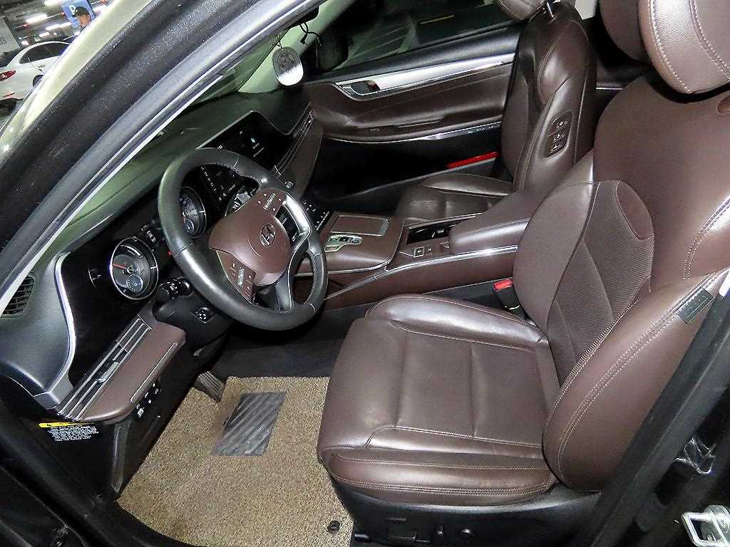 HYUNDAI Grandeur - Vista 6