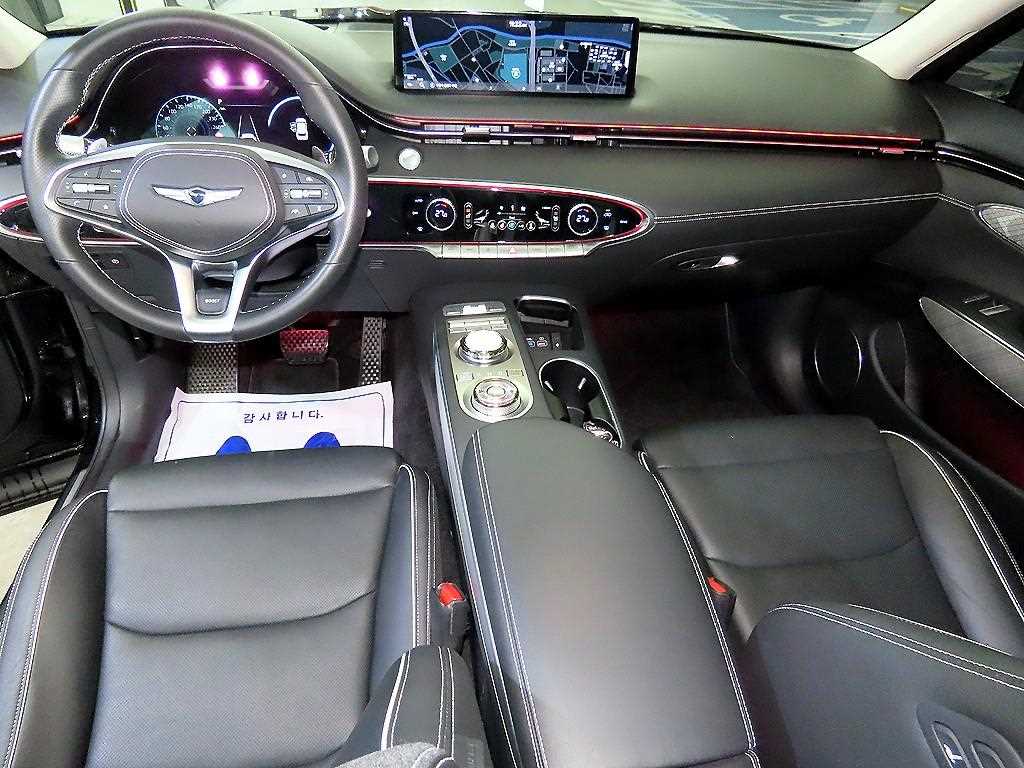 Genesis GV70 - Vista 10