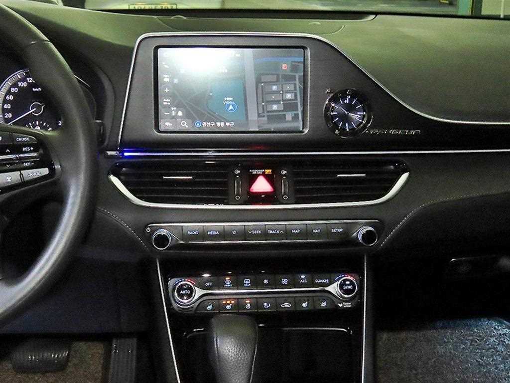 HYUNDAI Grandeur - Vista 11