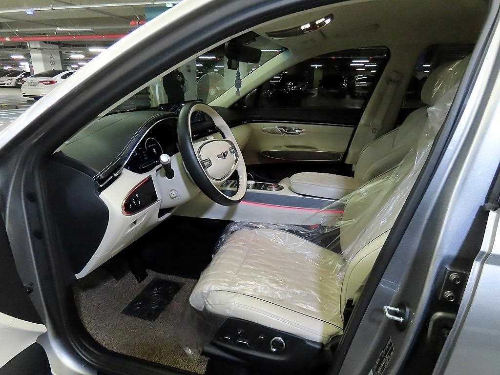 Genesis GV70 - Vista 6