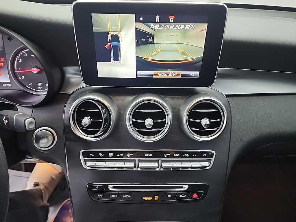 Mercedes Benz GLC Class - Vista 10