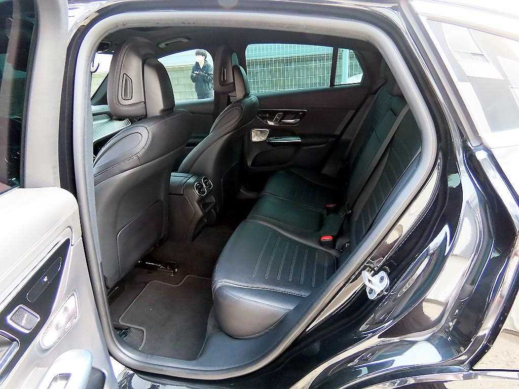 Mercedes Benz GLC Class - Vista 6