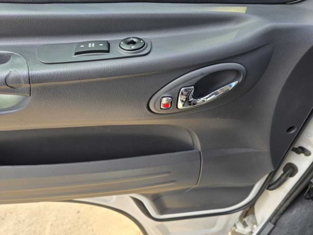 medium and large bus Hyundai bus - Vista 10