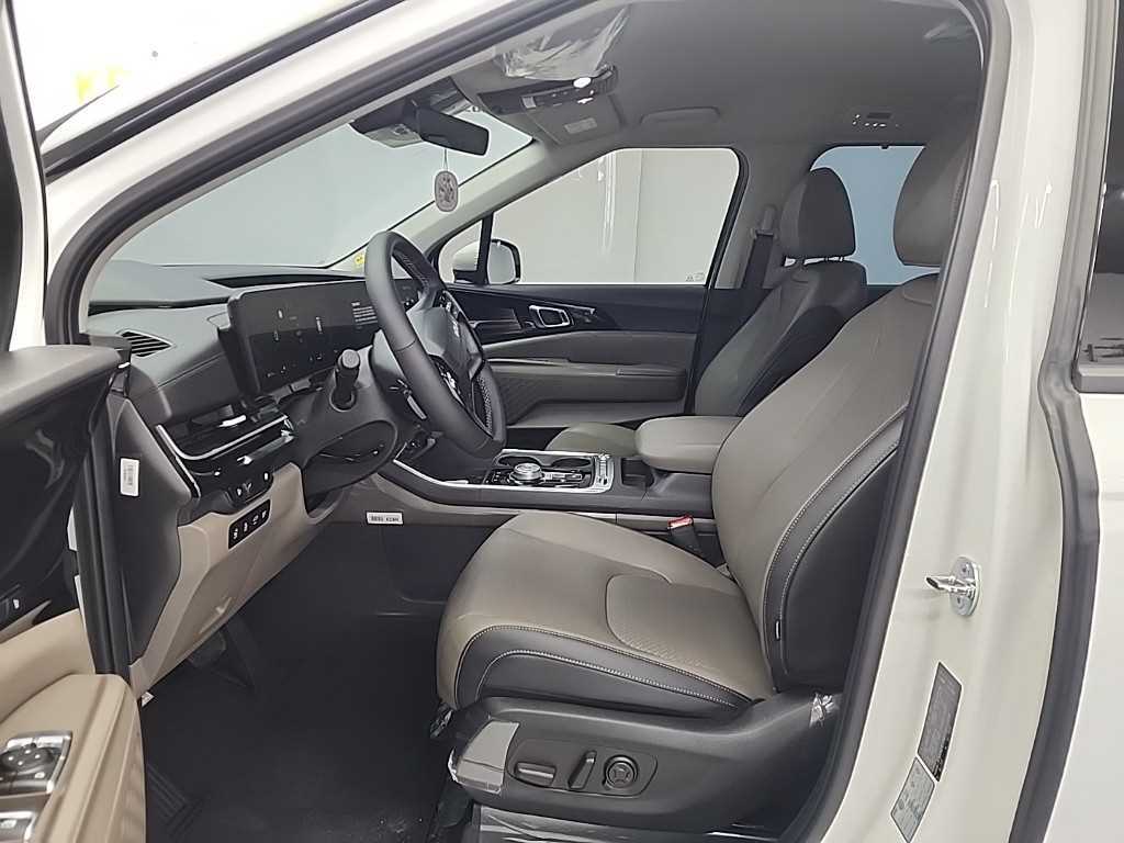 KIA Carnival - Vista 11