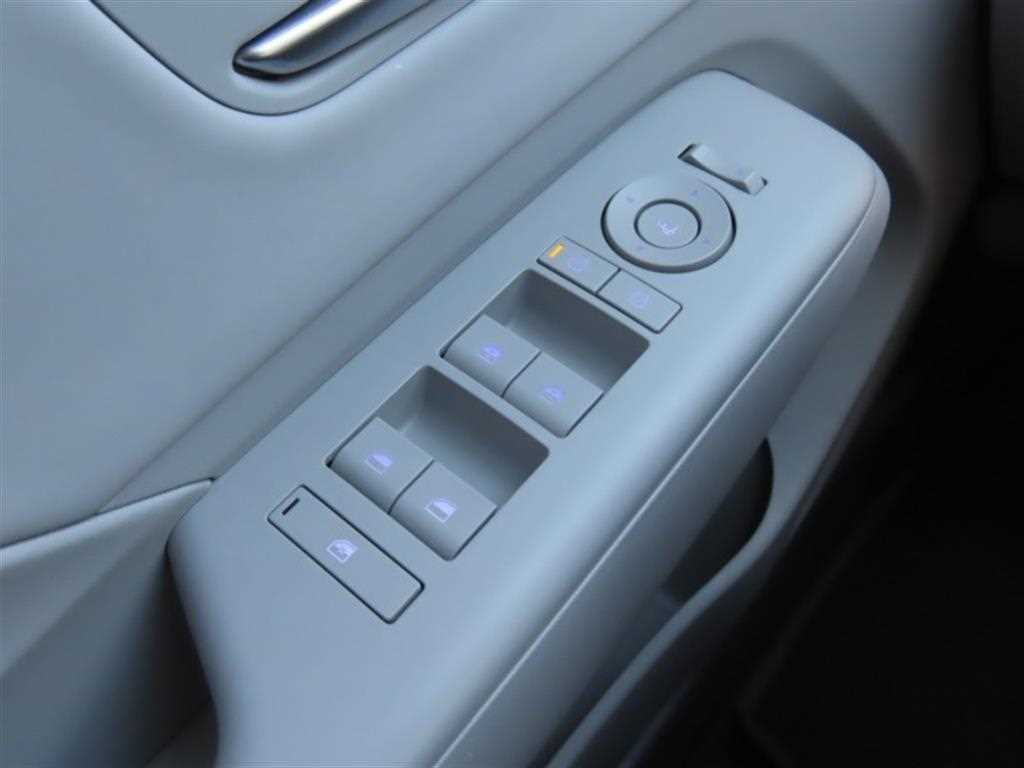 HYUNDAI Kona - Vista 12