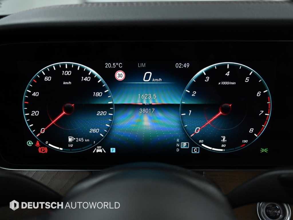 Mercedes Benz E class - Vista 8