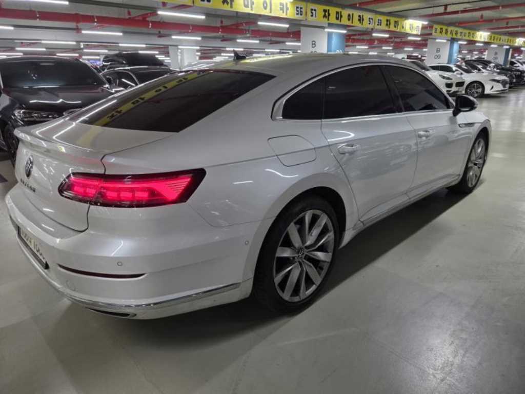 Volkswagen Arteon - Vista 4