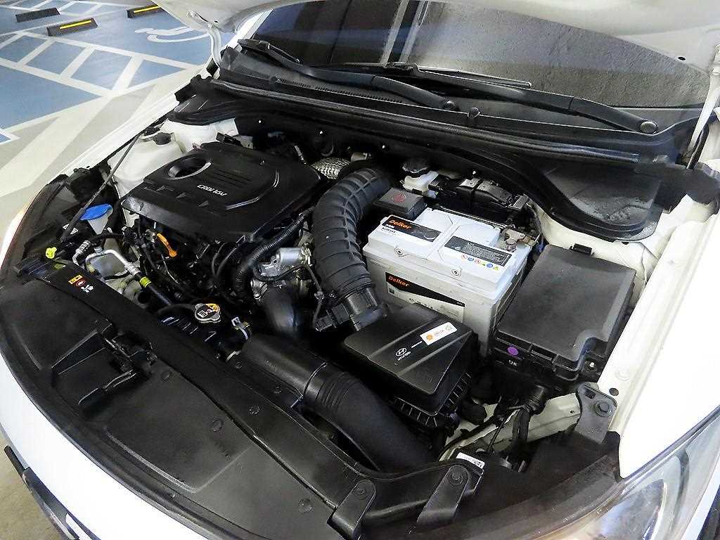 HYUNDAI Avante 2018 Blanco - Importación desde Corea - HF Imports Iquique - Foto 18