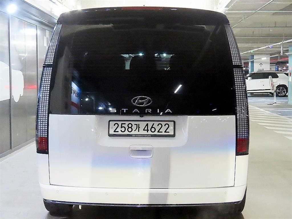 HYUNDAI Staria - Vista 5