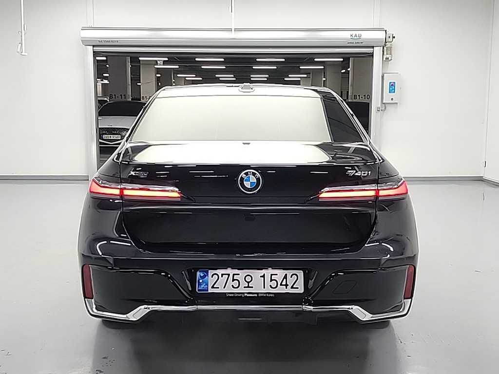 BMW 7 Series - Vista 3