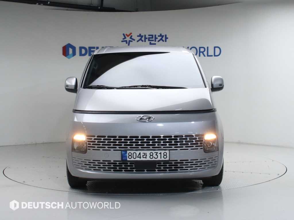 HYUNDAI Staria - Vista 3