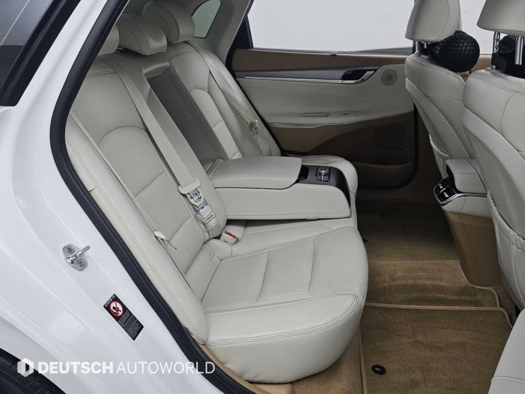 HYUNDAI Grandeur - Vista 12