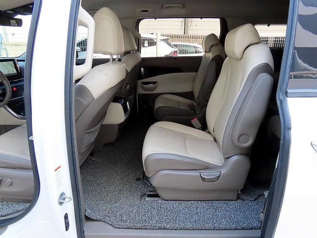 KIA Carnival - Vista 6
