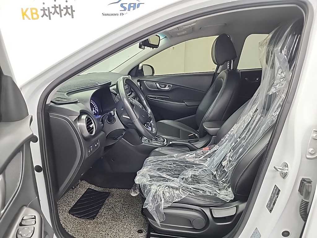 HYUNDAI Kona - Vista 11