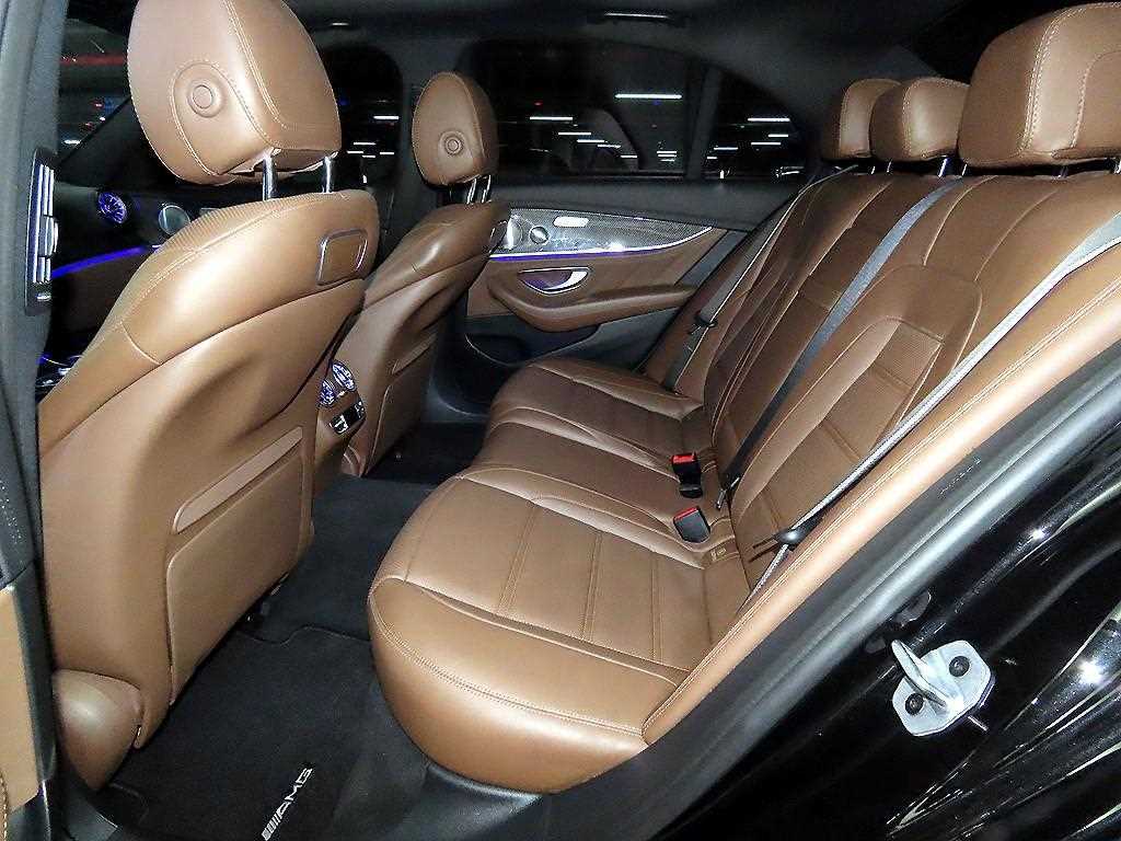 Mercedes Benz E class - Vista 7