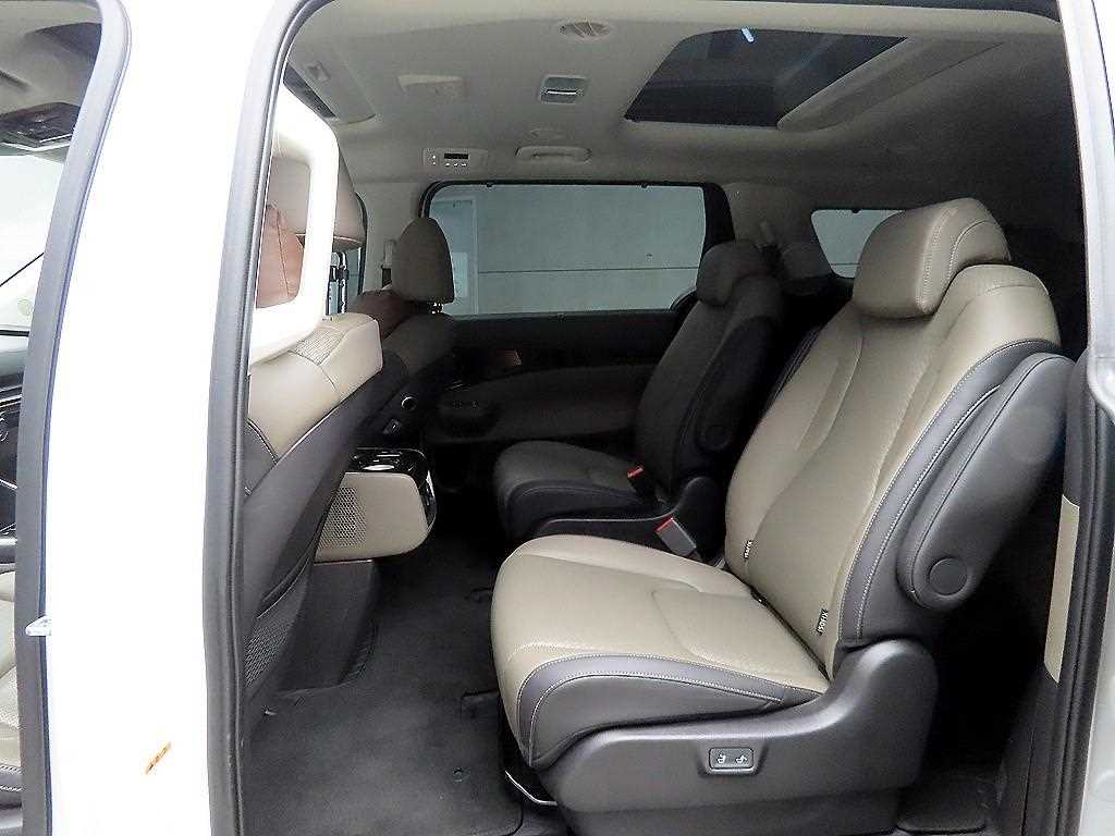 KIA Carnival - Vista 6