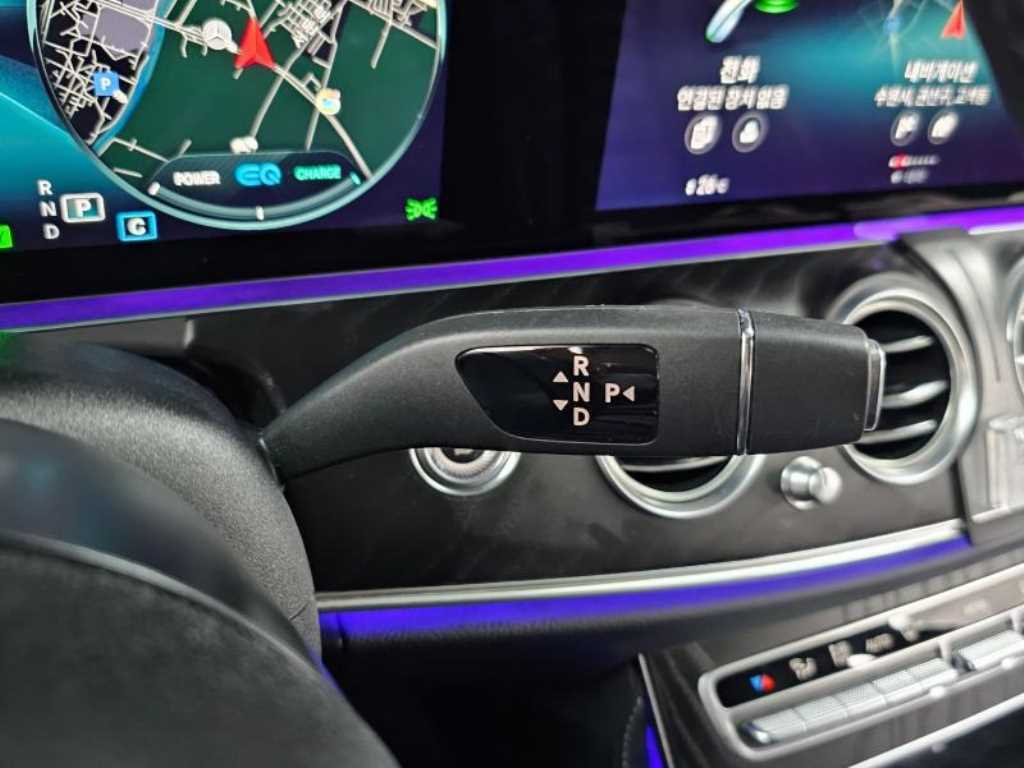 Mercedes Benz E class - Vista 9