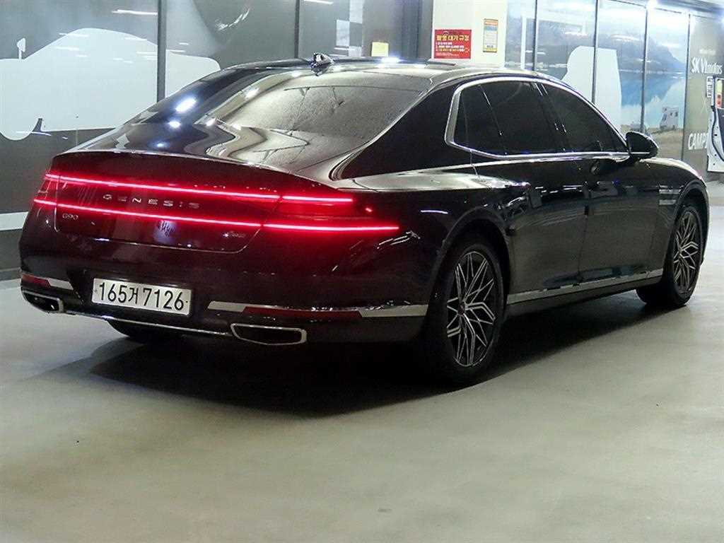 Genesis G90 - Vista 4
