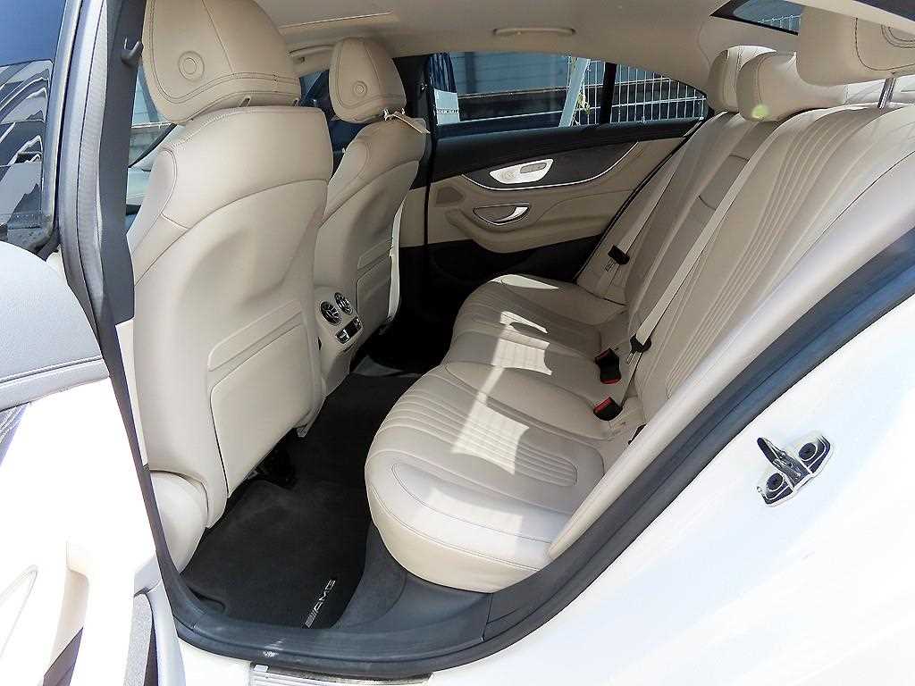 Mercedes Benz CLS Class - Vista 6