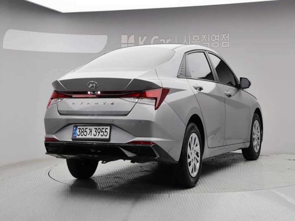 HYUNDAI Avante - Vista 4