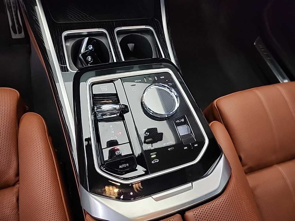 BMW 7 Series - Vista 8