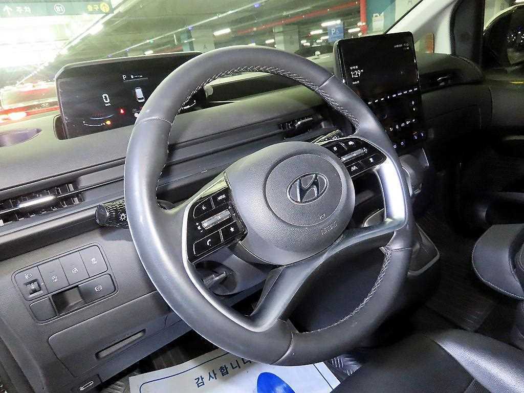 HYUNDAI Staria - Vista 8