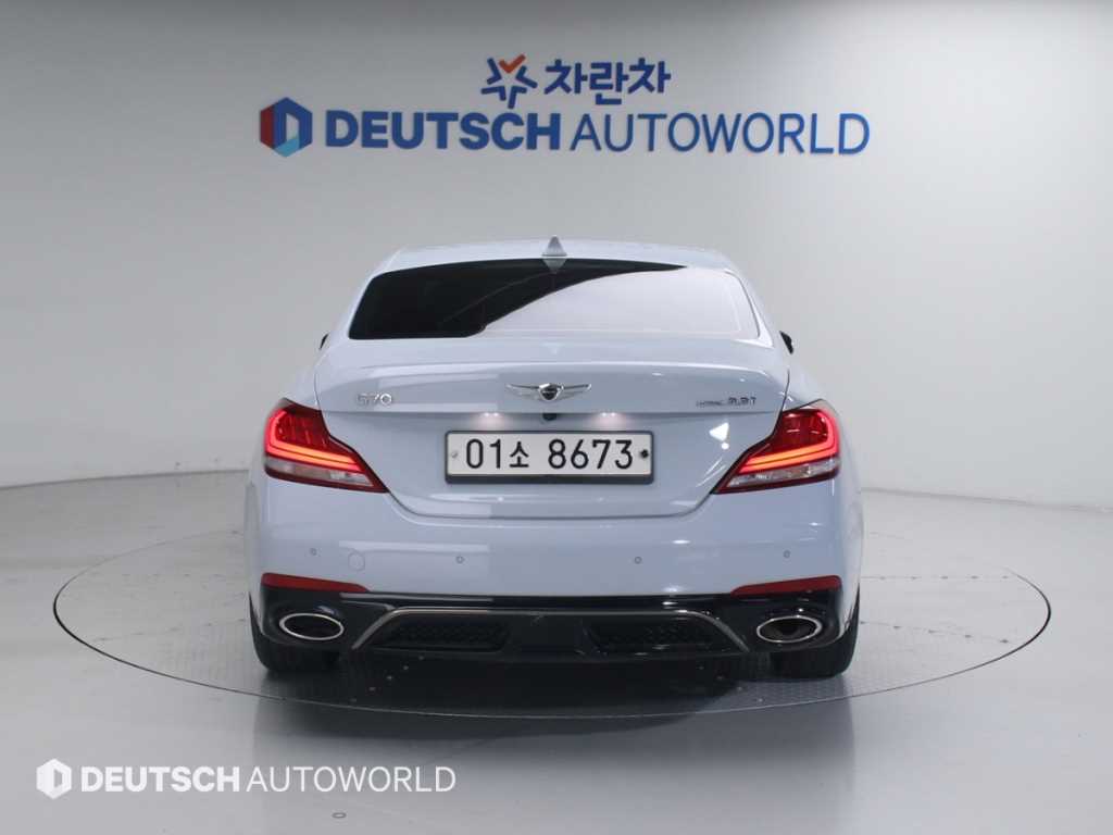 Genesis G70 - Vista 4