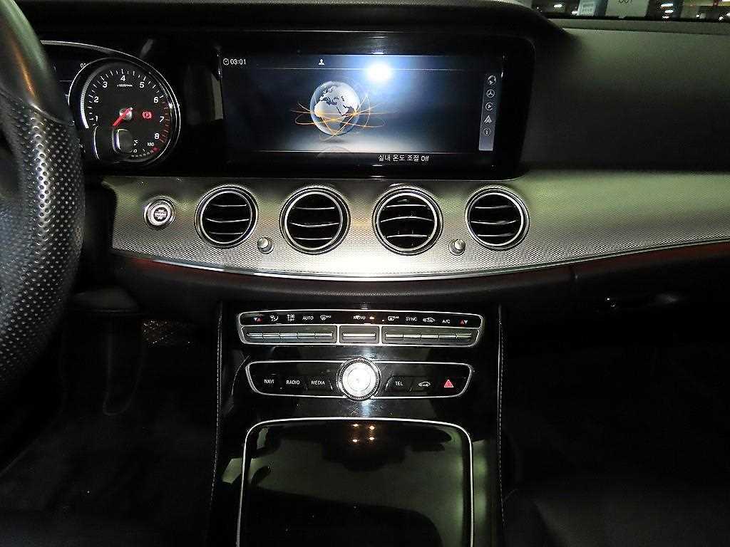 Mercedes Benz E class - Vista 11