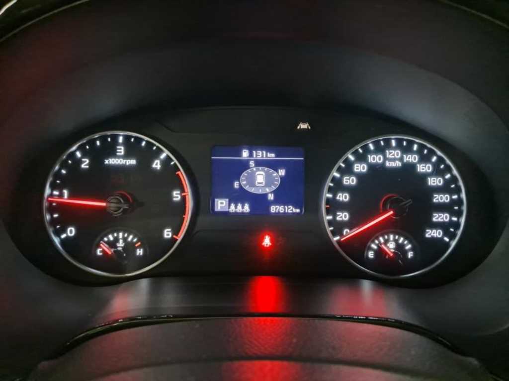 KIA Seltos - Vista 8