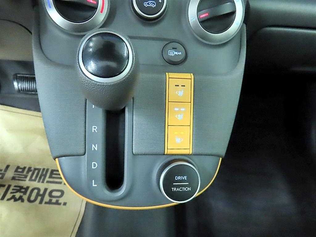 HYUNDAI Casper - Vista 10