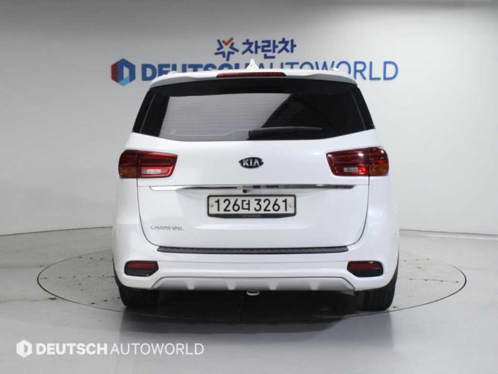 KIA Carnival - Vista 4