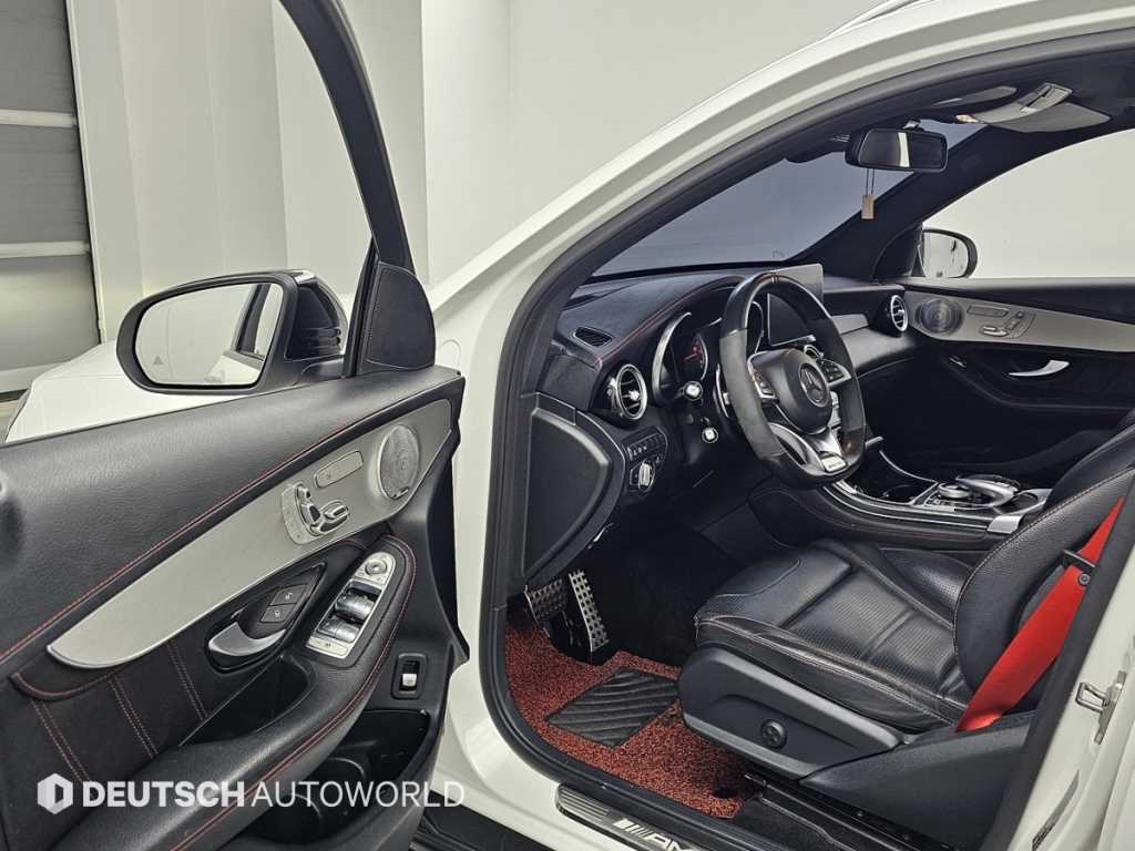 Mercedes Benz GLC Class - Vista 11