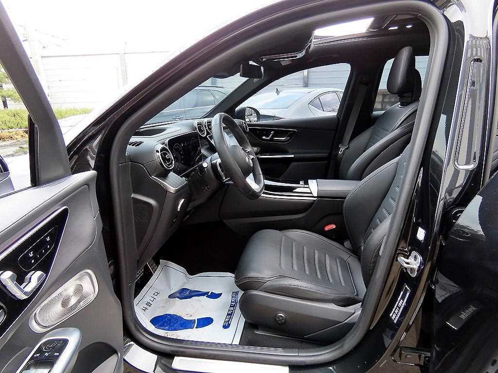 Mercedes Benz GLC Class - Vista 5