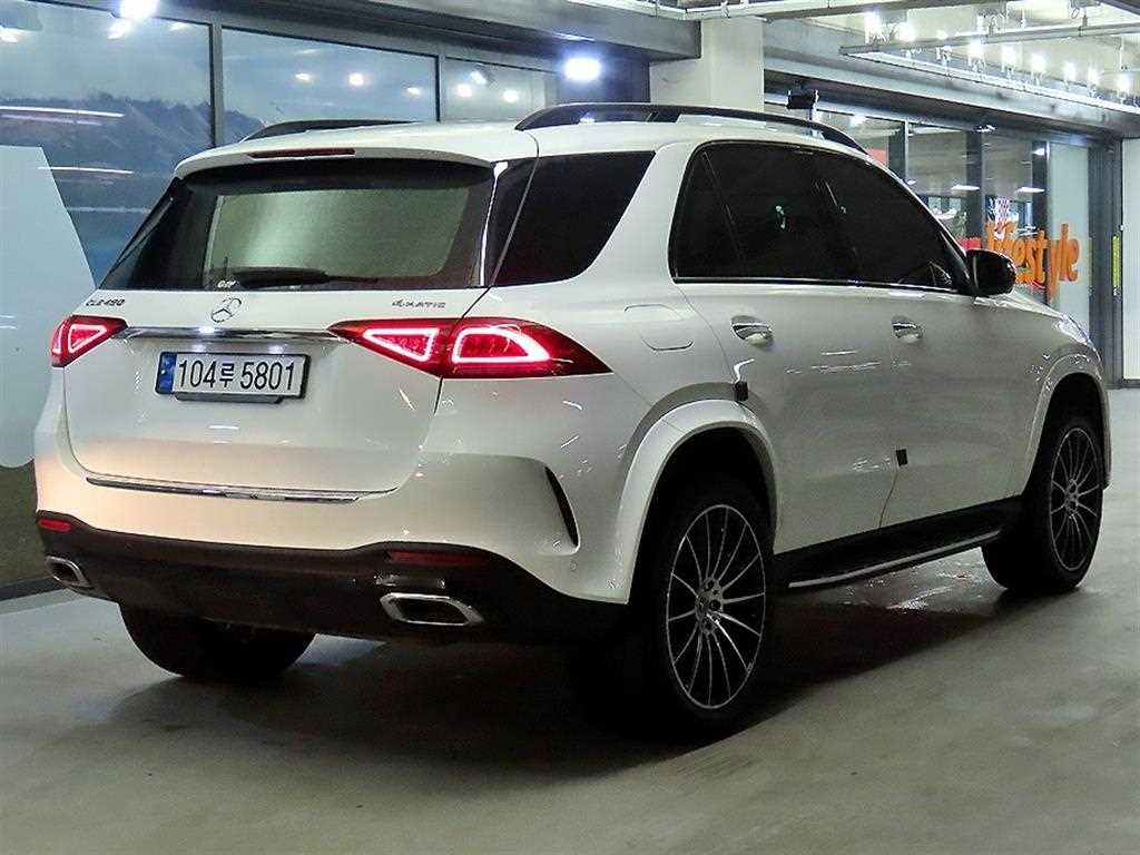 Mercedes Benz GLE Class - Vista 4