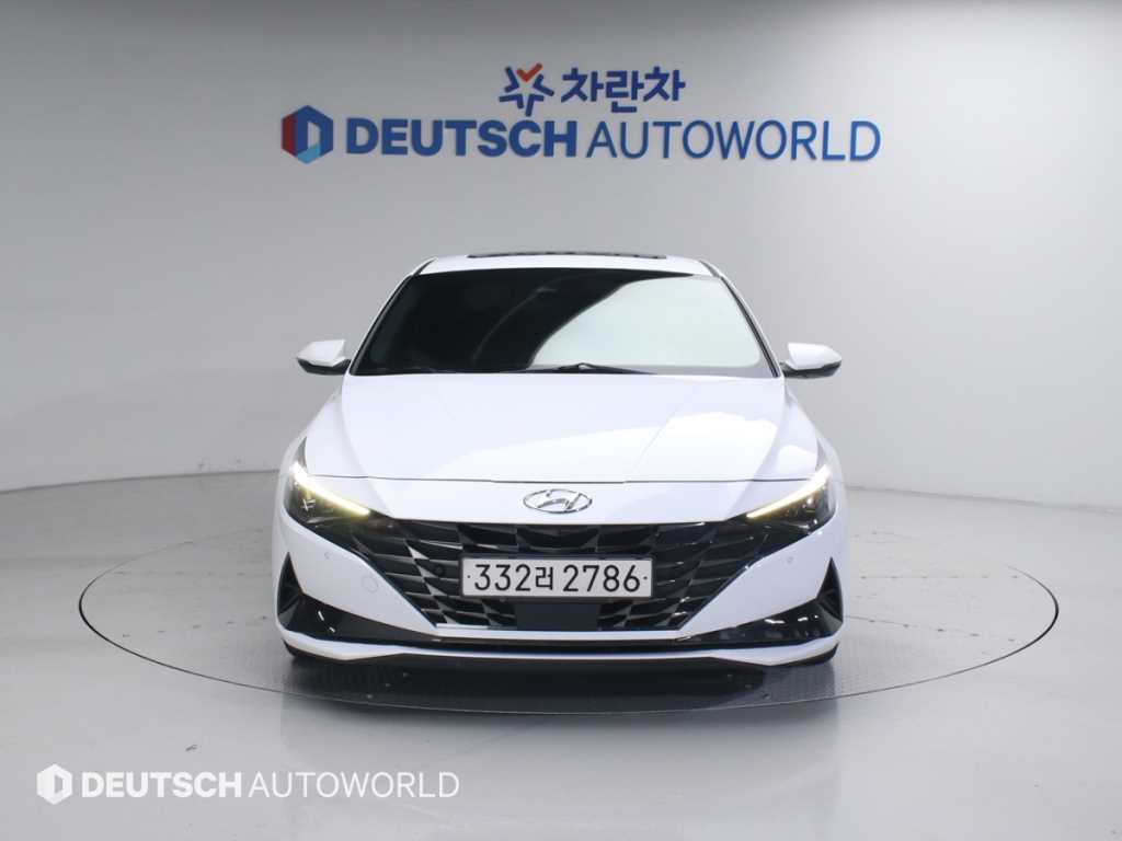 HYUNDAI Avante - Vista 3