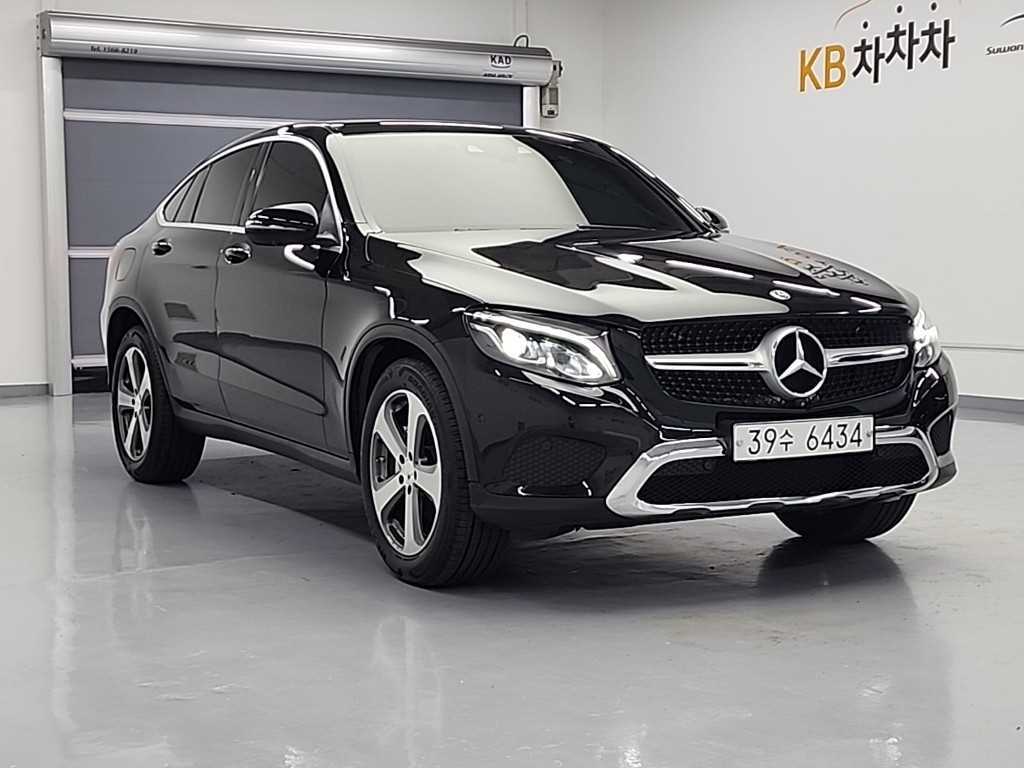 Mercedes Benz GLC Class - Vista 4