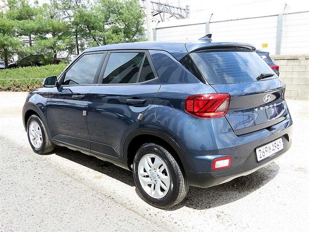 HYUNDAI Venue - Vista 3