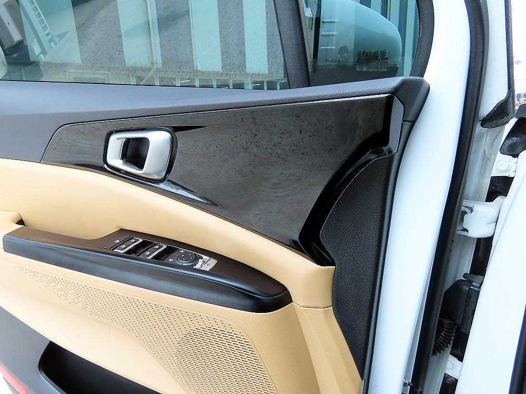 KIA Carnival - Vista 12