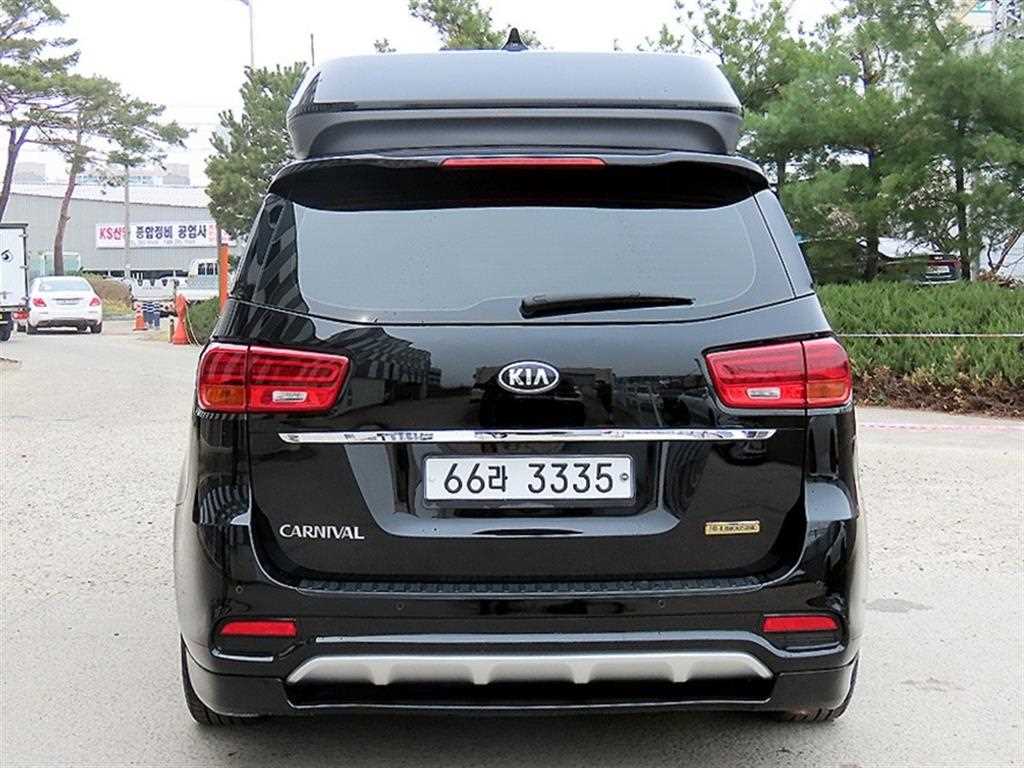 KIA Carnival - Vista 4