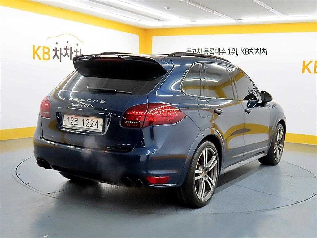 Porsche Cayenne - Vista 4