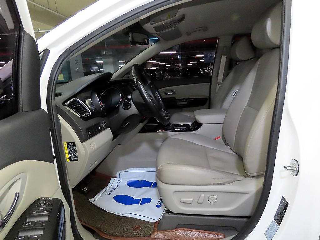 KIA Carnival - Vista 6