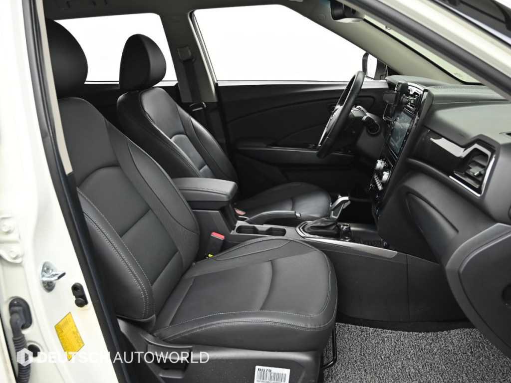 Ssangyong Tivoli - Vista 10