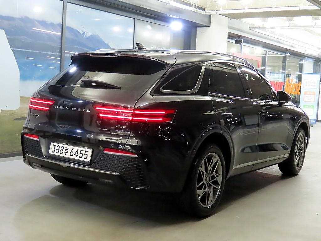 Genesis GV70 - Vista 4