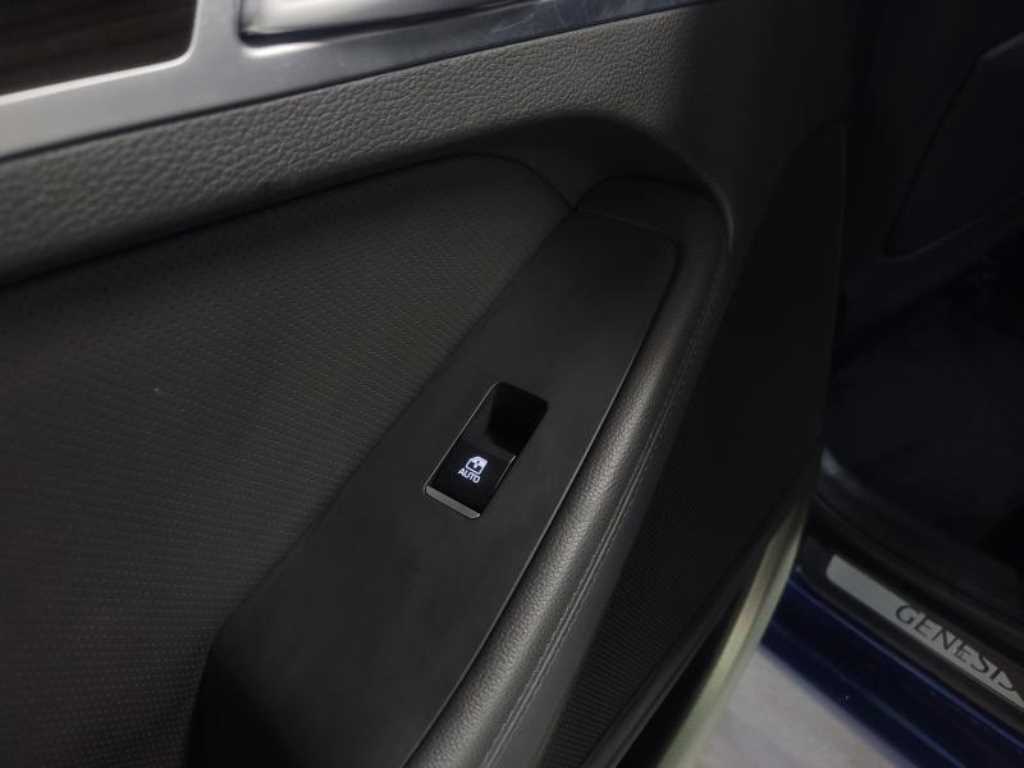 Genesis G80 - Vista 10