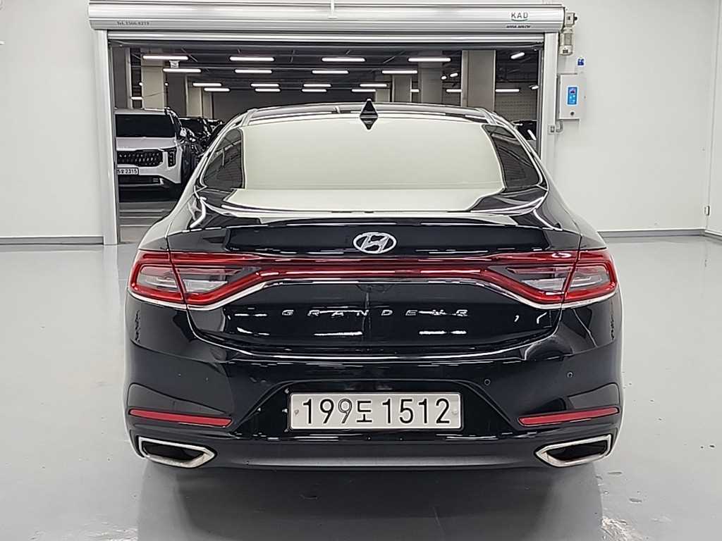 HYUNDAI Grandeur - Vista 3
