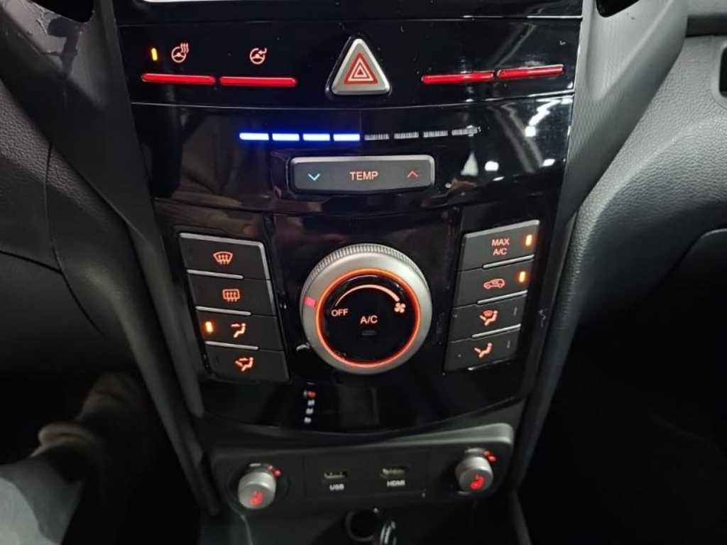 Ssangyong Tivoli - Vista 11